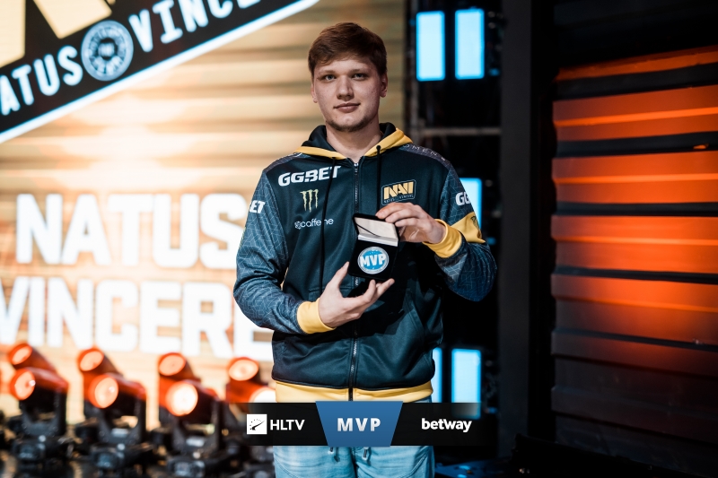 BLG公布2025赛季定妆照：Bin哥比，白／粉队服均出镜